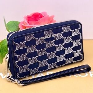 Michael Kors Jet Set Travel Wallet 
Phone Case Wristlet Glimmer MK Print